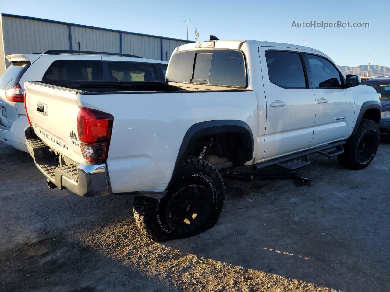 2019 Toyota Tacoma Double Cab White vin: 3TMAZ5CN2KM088273