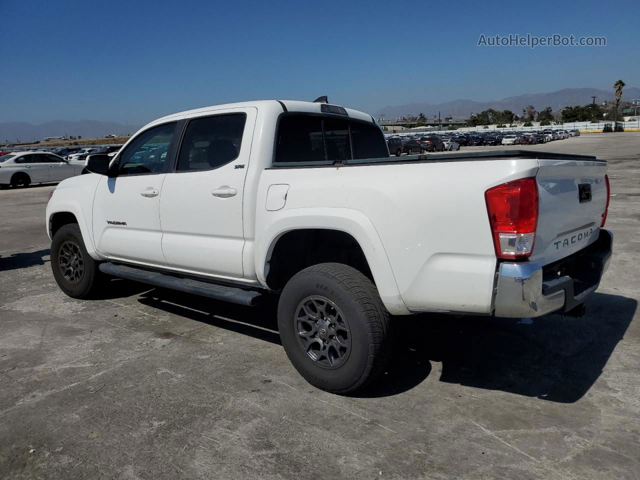 2017 Toyota Tacoma Double Cab Белый vin: 3TMAZ5CNXHM034812