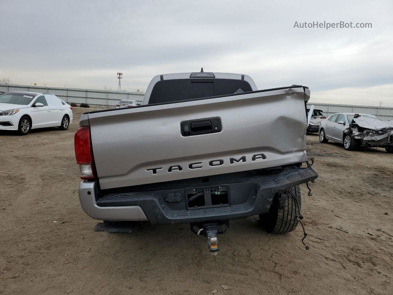 2017 Toyota Tacoma Double Cab Серебряный vin: 3TMBZ5DN4HM011416