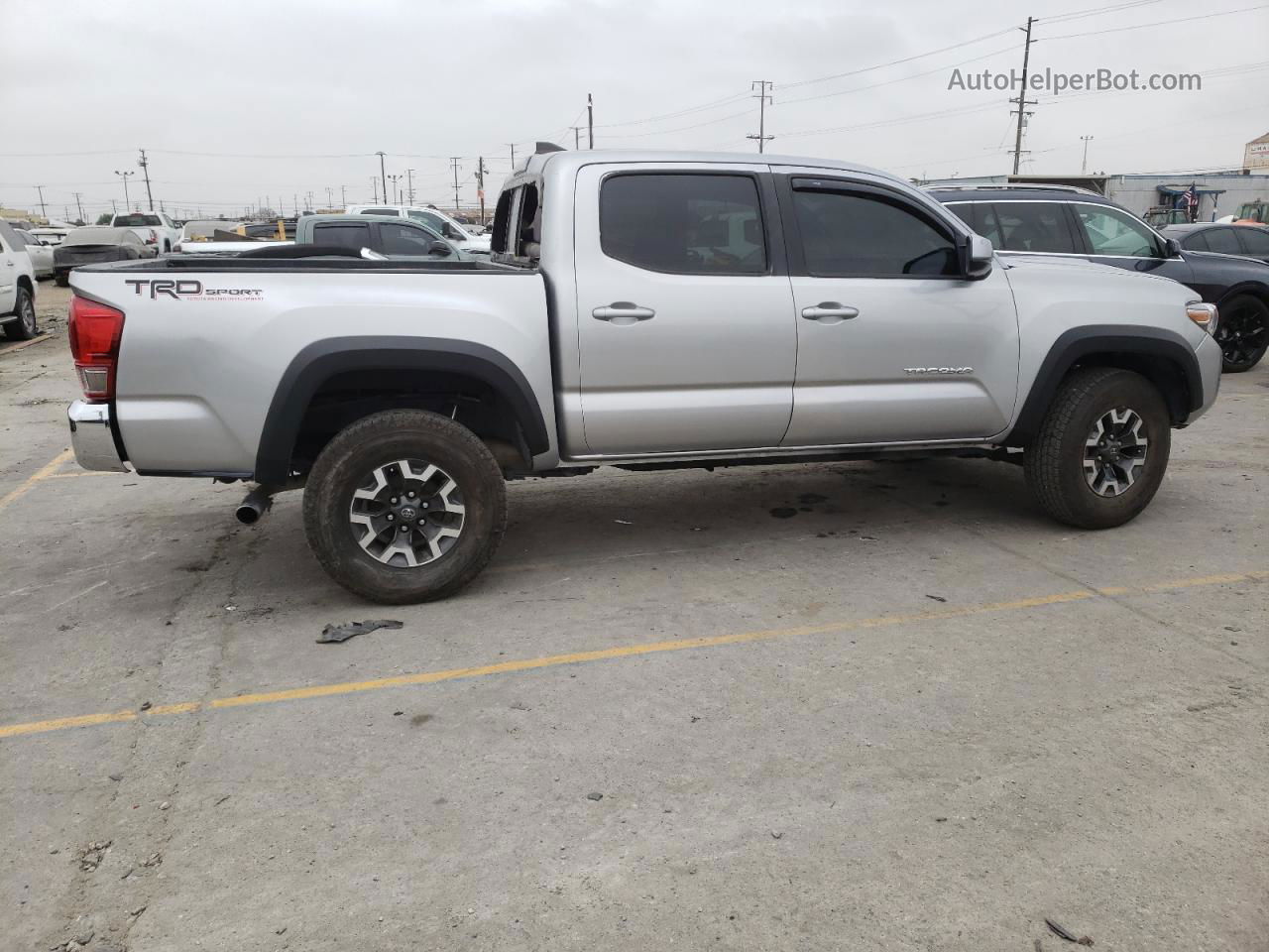 2017 Toyota Tacoma Double Cab Silver vin: 3TMBZ5DN6HM007657