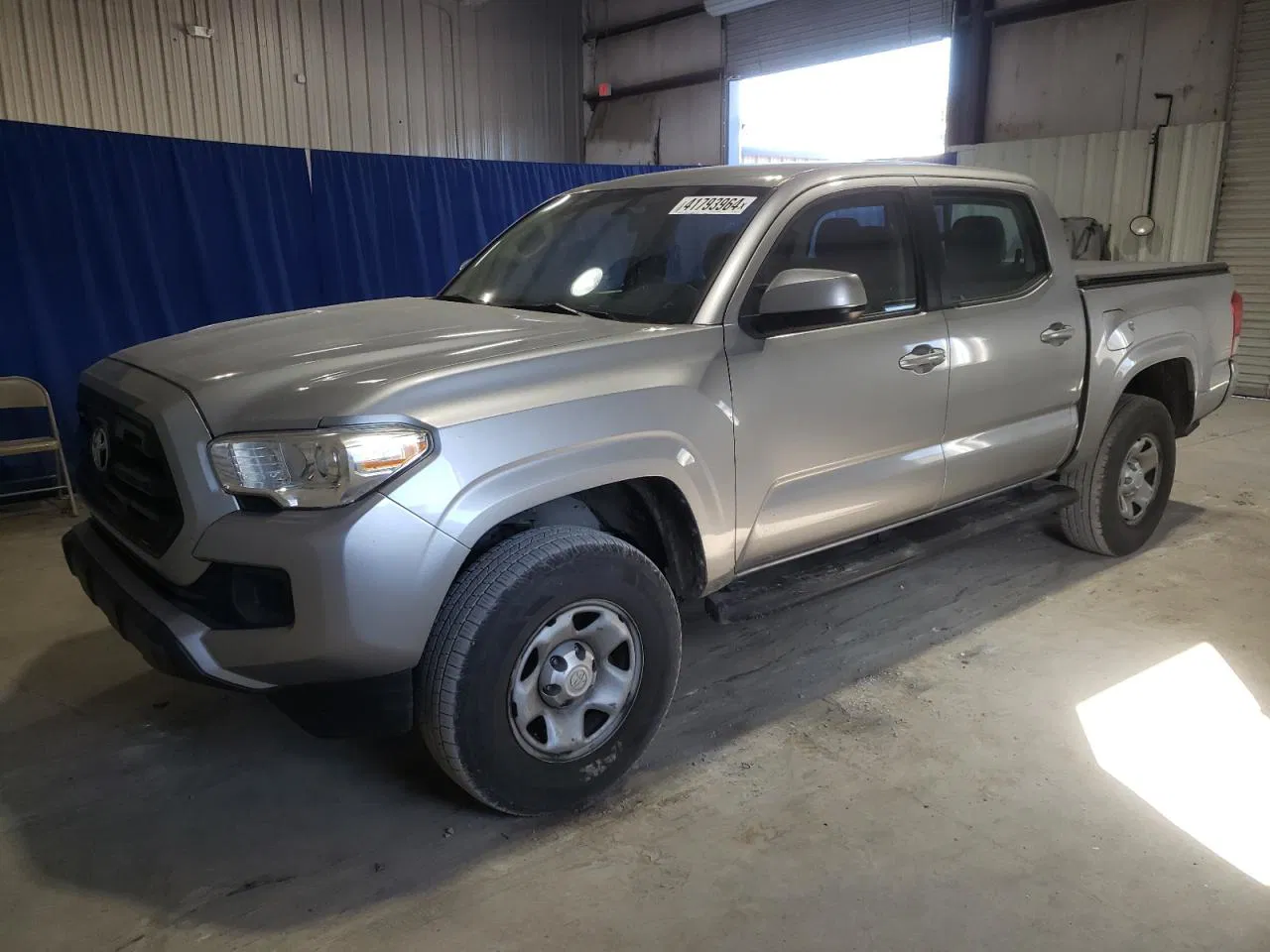 2017 Toyota Tacoma Double Cab Серебряный vin: 3TMCZ5AN1HM086163