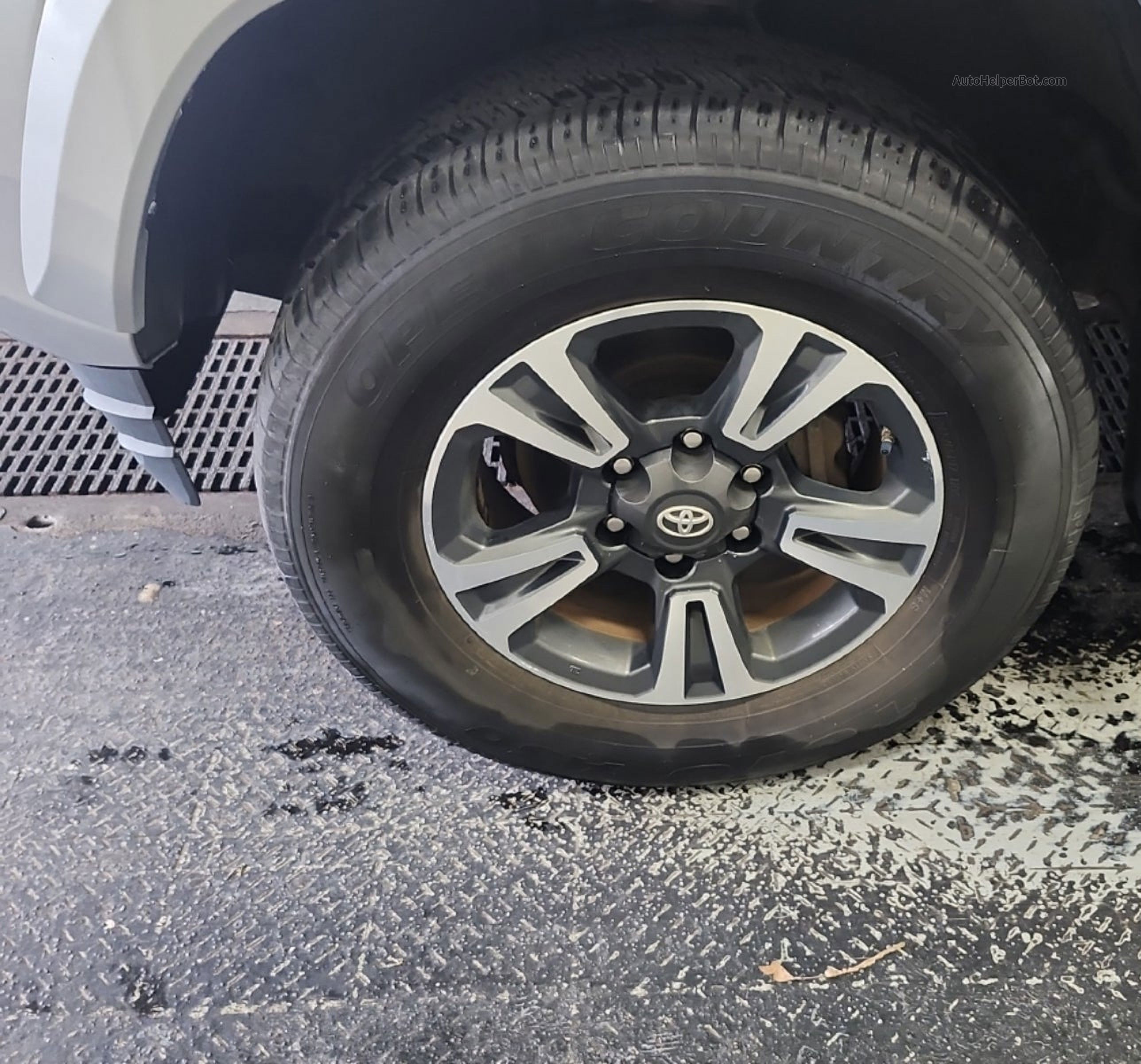 2017 Toyota Tacoma Trd Sport Серебряный vin: 3TMCZ5AN1HM099396