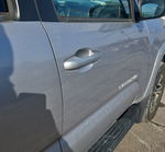 2017 Toyota Tacoma Trd Sport Серебряный vin: 3TMCZ5AN1HM099396