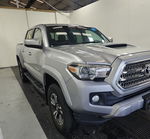 2017 Toyota Tacoma Trd Sport Серебряный vin: 3TMCZ5AN1HM099396