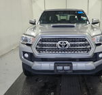 2017 Toyota Tacoma Trd Sport Серебряный vin: 3TMCZ5AN1HM099396