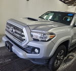 2017 Toyota Tacoma Trd Sport Серебряный vin: 3TMCZ5AN1HM099396