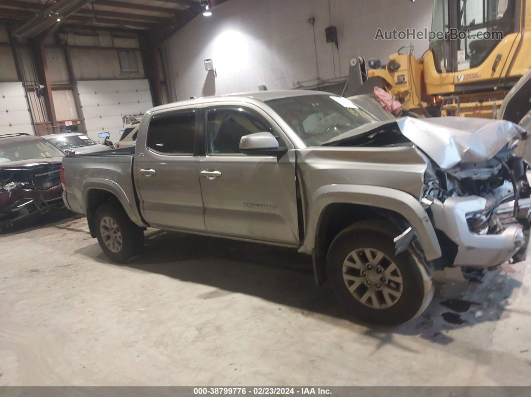 2017 Toyota Tacoma Sr5 V6 Silver vin: 3TMCZ5AN1HM105021