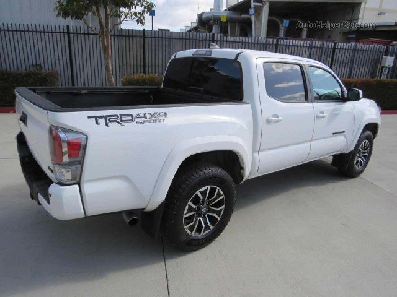 2020 Toyota Tacoma Double Cab White vin: 3TMCZ5AN3LM328587