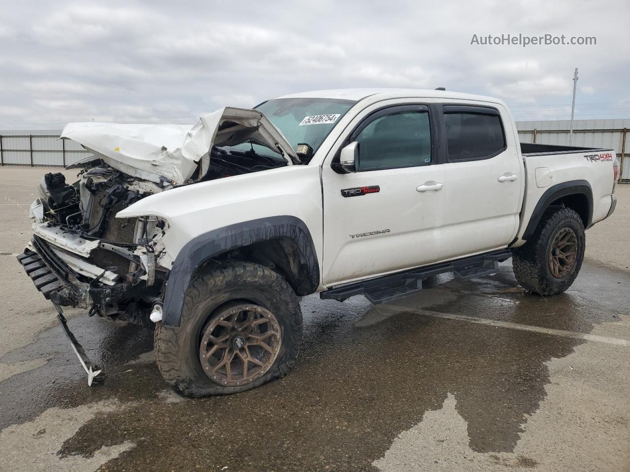 2020 Toyota Tacoma Double Cab White vin: 3TMCZ5AN5LM348470