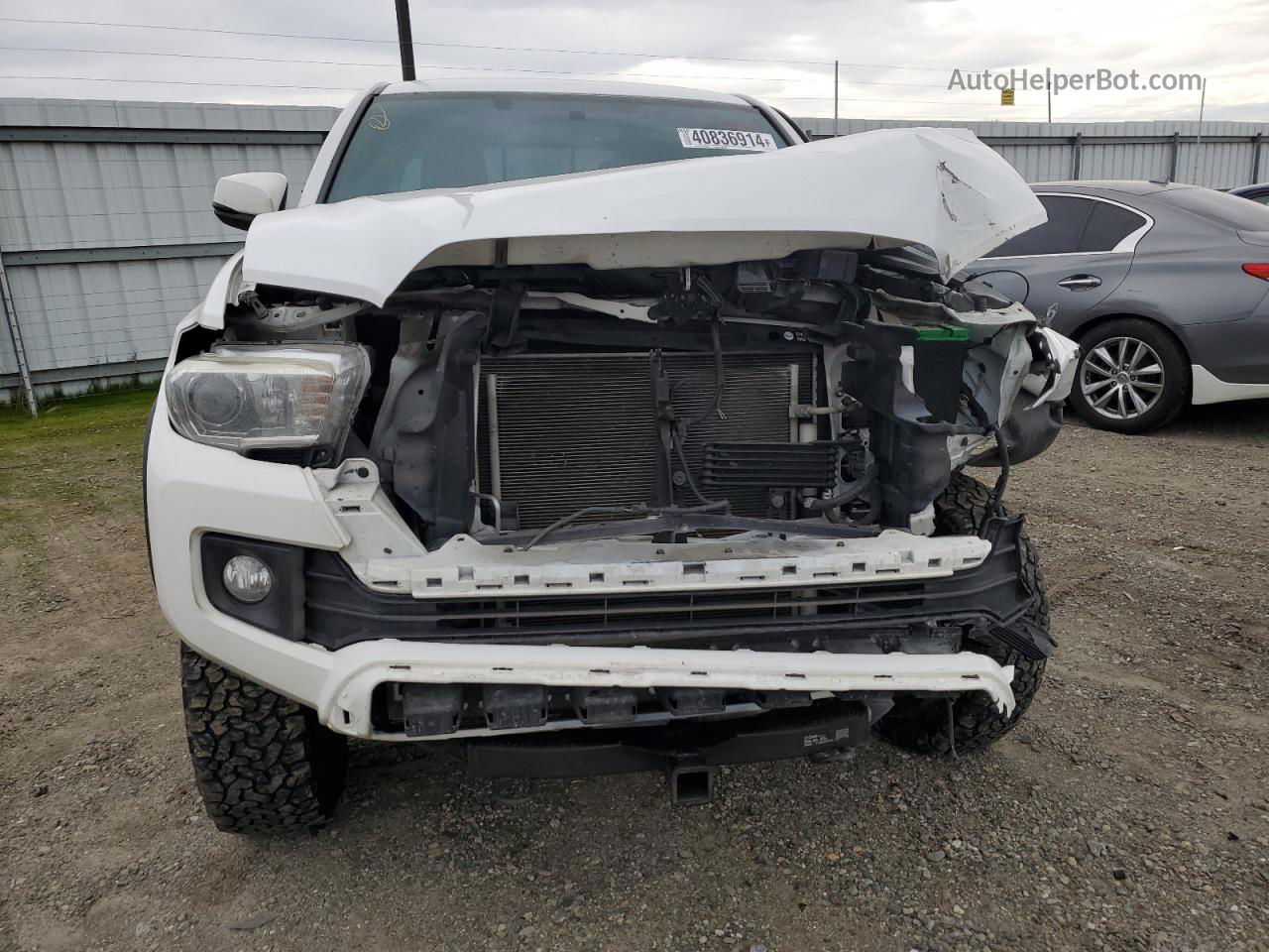 2017 Toyota Tacoma Double Cab White vin: 3TMCZ5AN6HM044989