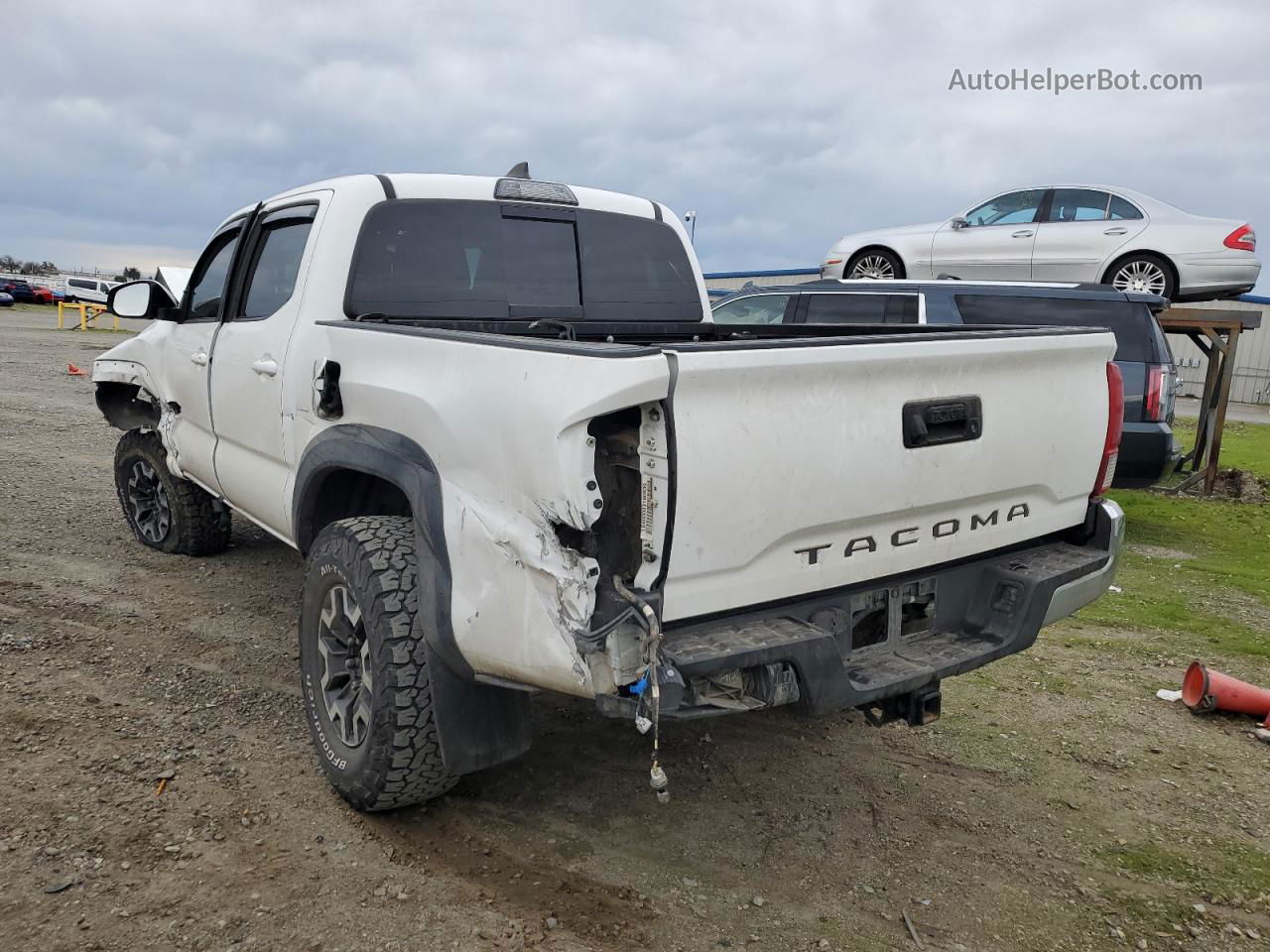 2017 Toyota Tacoma Double Cab White vin: 3TMCZ5AN6HM044989