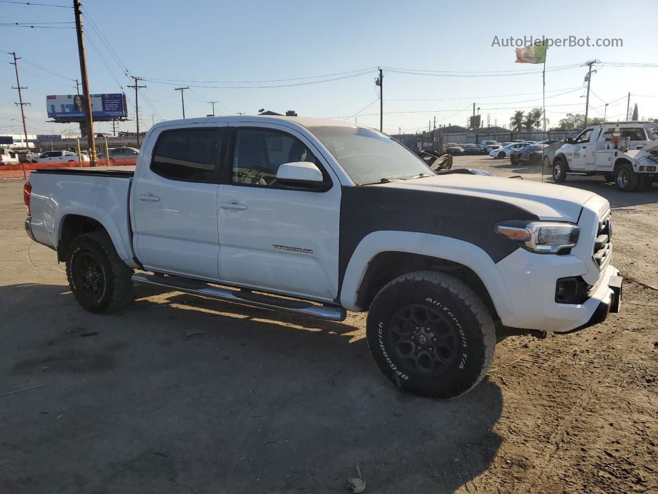 2017 Toyota Tacoma Double Cab Белый vin: 3TMCZ5AN6HM075188 Damage: Right Front Fender, Previous Repair, Substd Mismatch Color