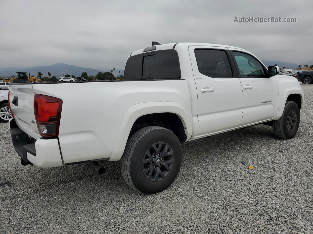 2021 Toyota Tacoma Double Cab White vin: 3TMCZ5AN6MM415806