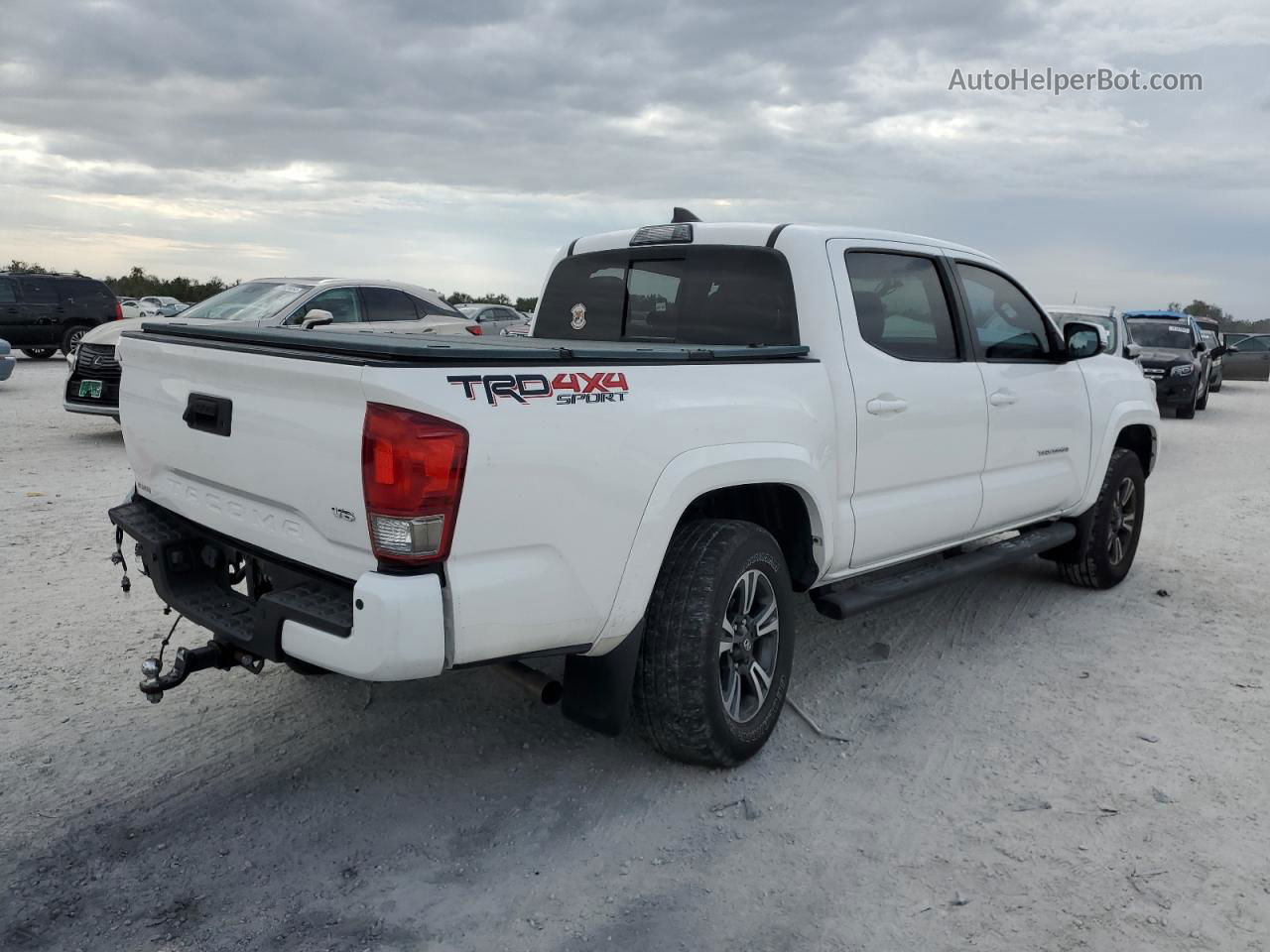 2017 Toyota Tacoma Double Cab Белый vin: 3TMCZ5ANXHM063660