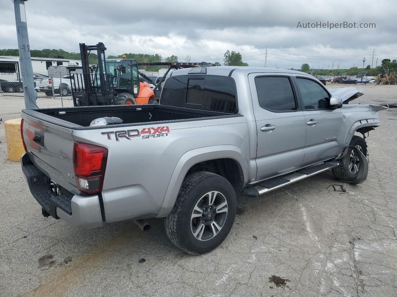 2019 Toyota Tacoma Double Cab Silver vin: 3TMCZ5ANXKM268130