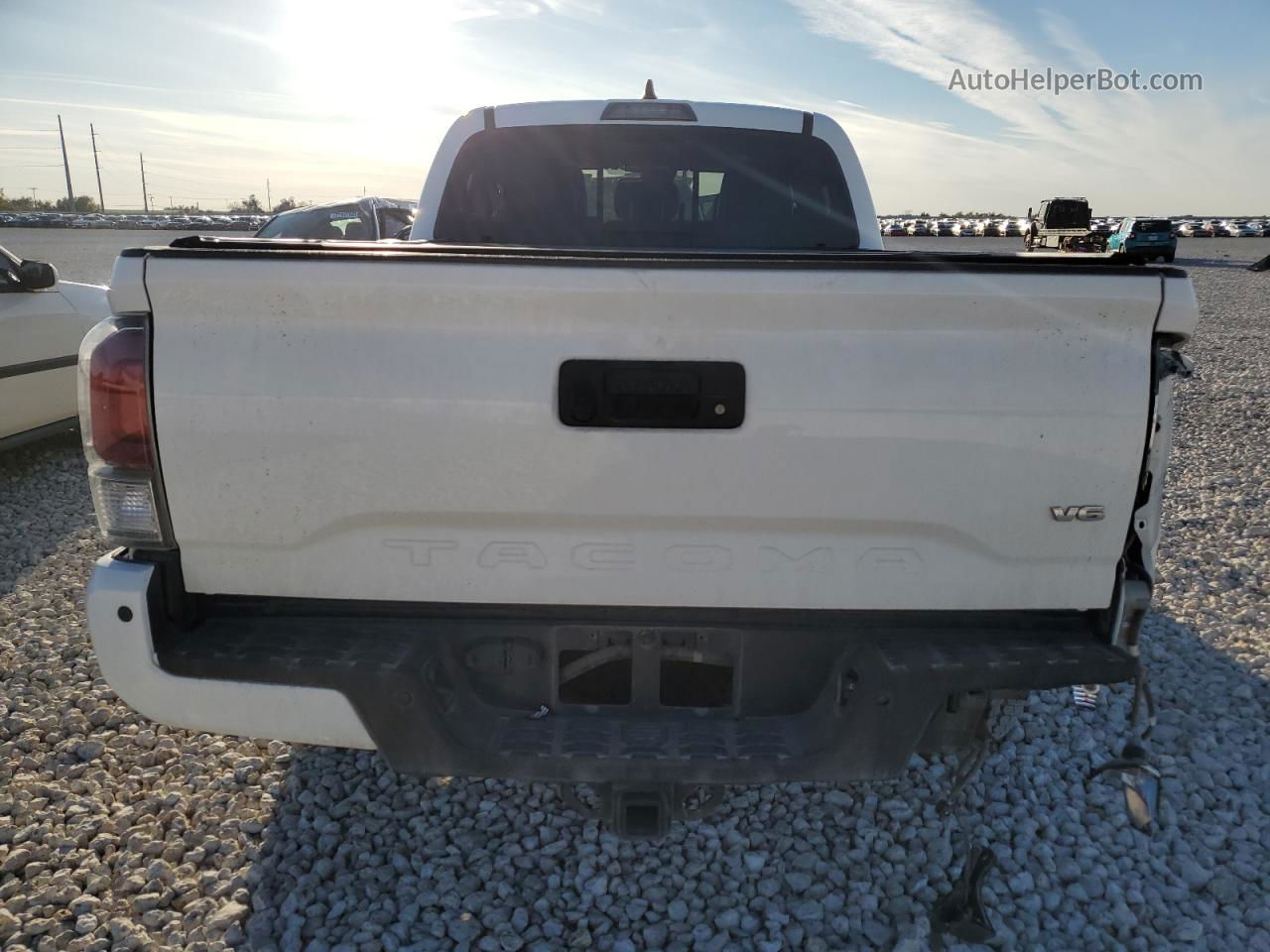 2021 Toyota Tacoma Double Cab White vin: 3TMDZ5BN3MM118835