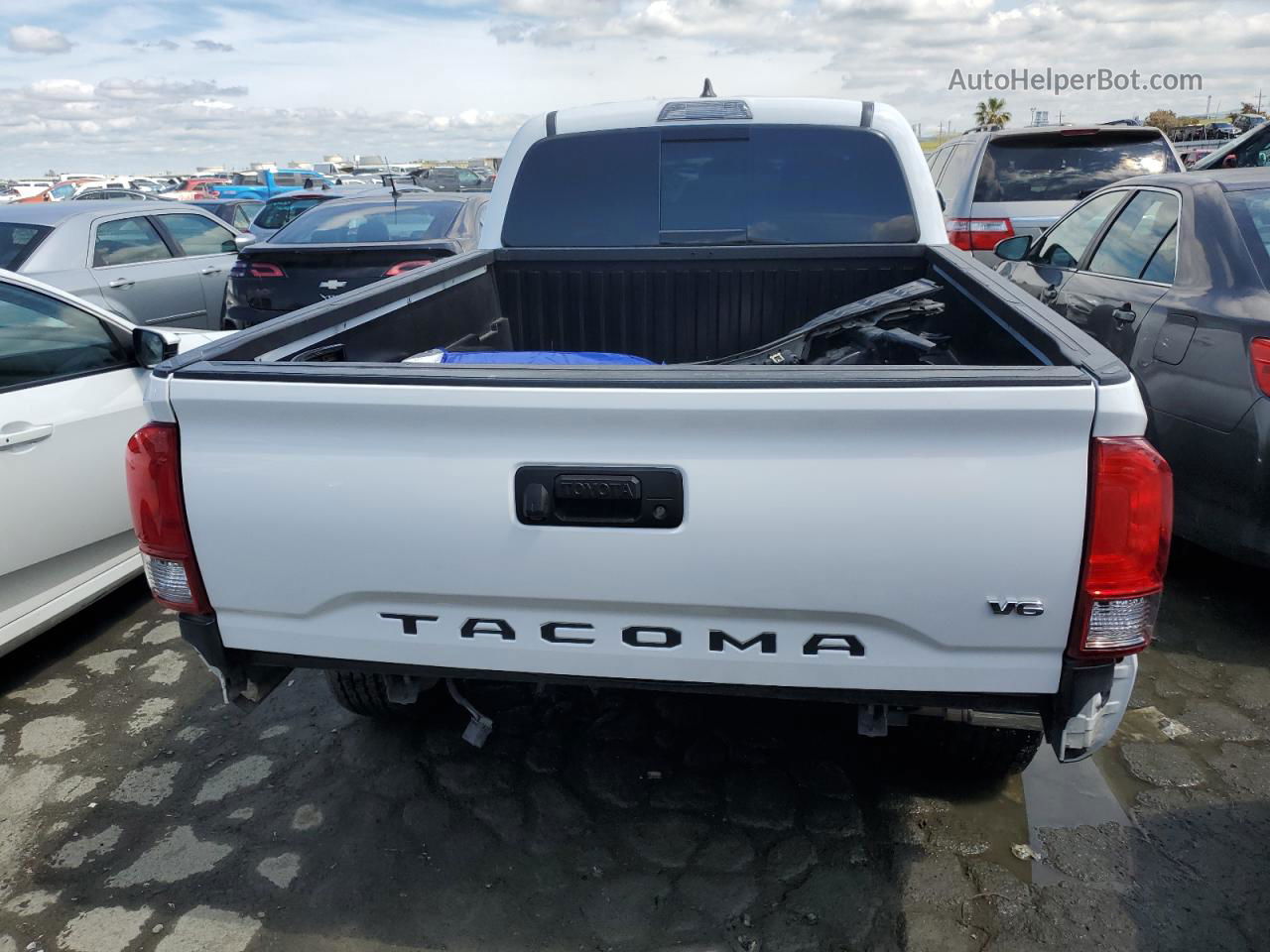 2017 Toyota Tacoma Double Cab White vin: 3TMDZ5BN8HM027257