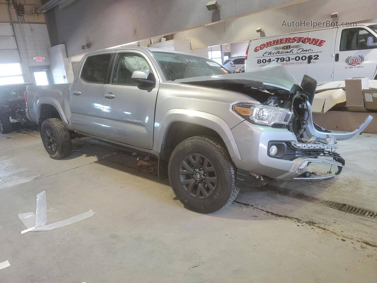 2017 Toyota Tacoma Double Cab Серебряный vin: 3TMDZ5BN9HM025209