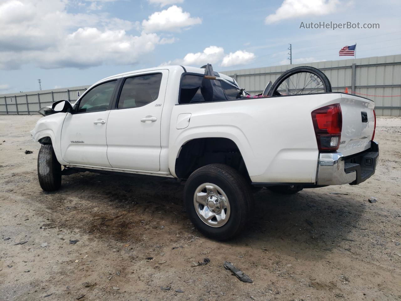 2021 Toyota Tacoma Double Cab White vin: 3TYAX5GN1MT015015