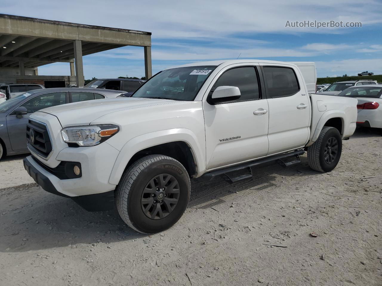 2021 Toyota Tacoma Double Cab White vin: 3TYAZ5CN9MT003260