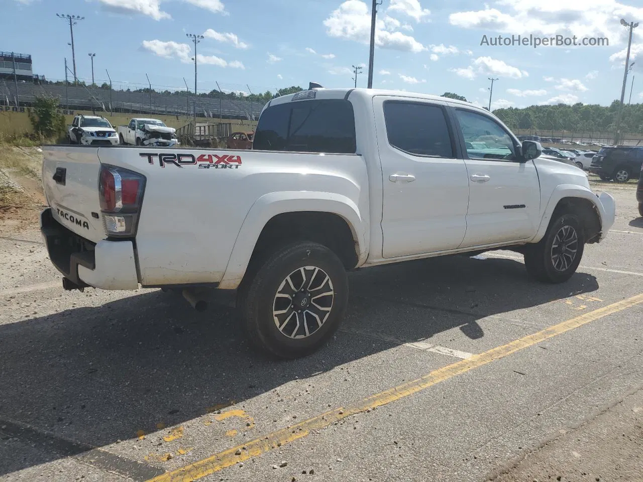 2021 Toyota Tacoma Double Cab White vin: 3TYCZ5AN9MT011872