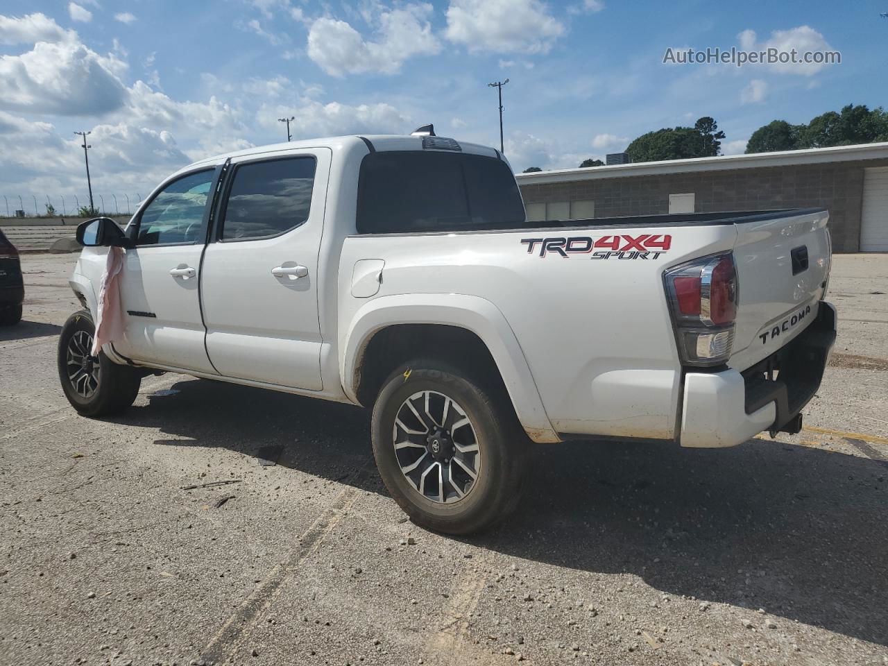 2021 Toyota Tacoma Double Cab White vin: 3TYCZ5AN9MT011872