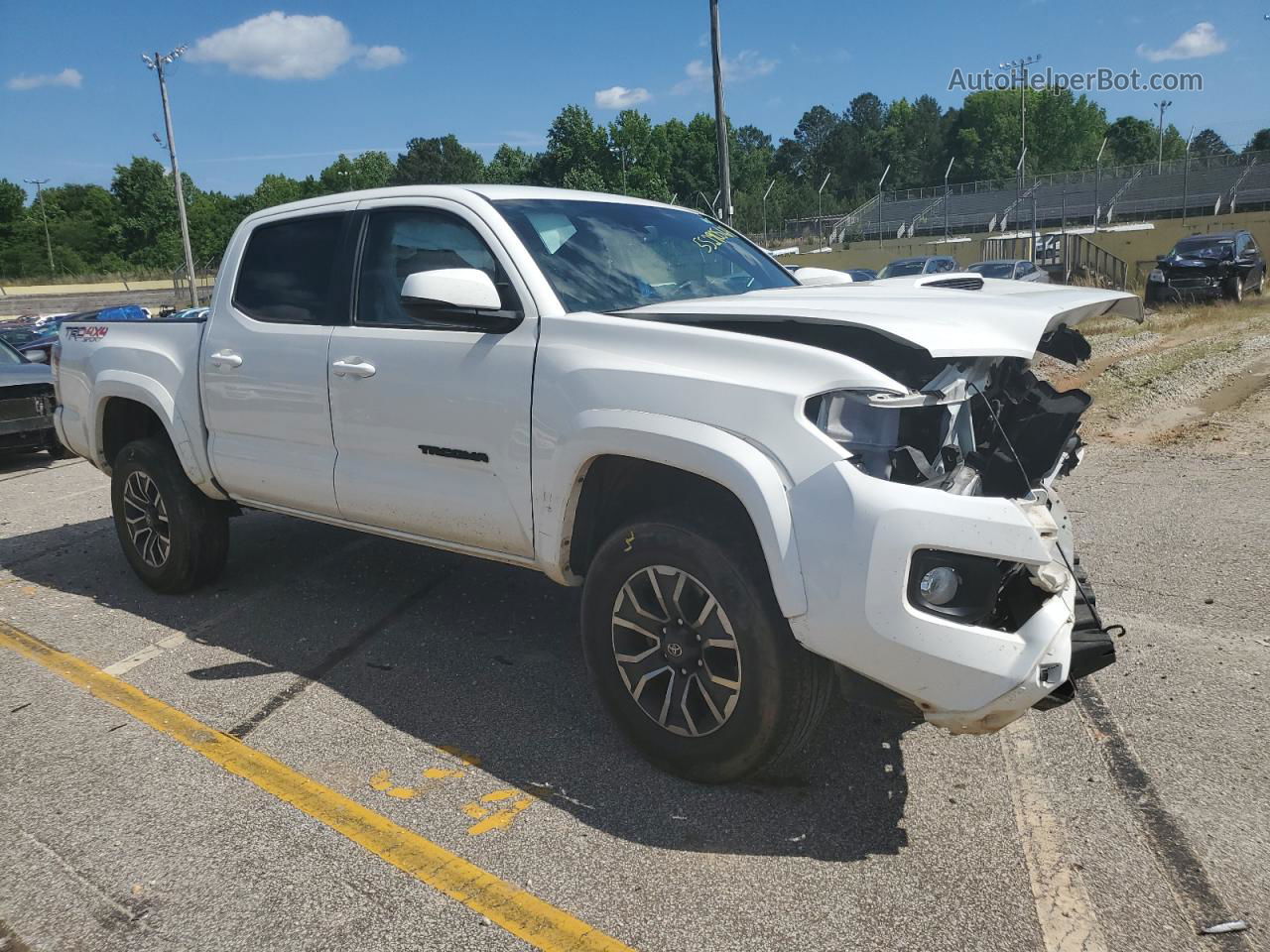 2021 Toyota Tacoma Double Cab White vin: 3TYCZ5AN9MT011872