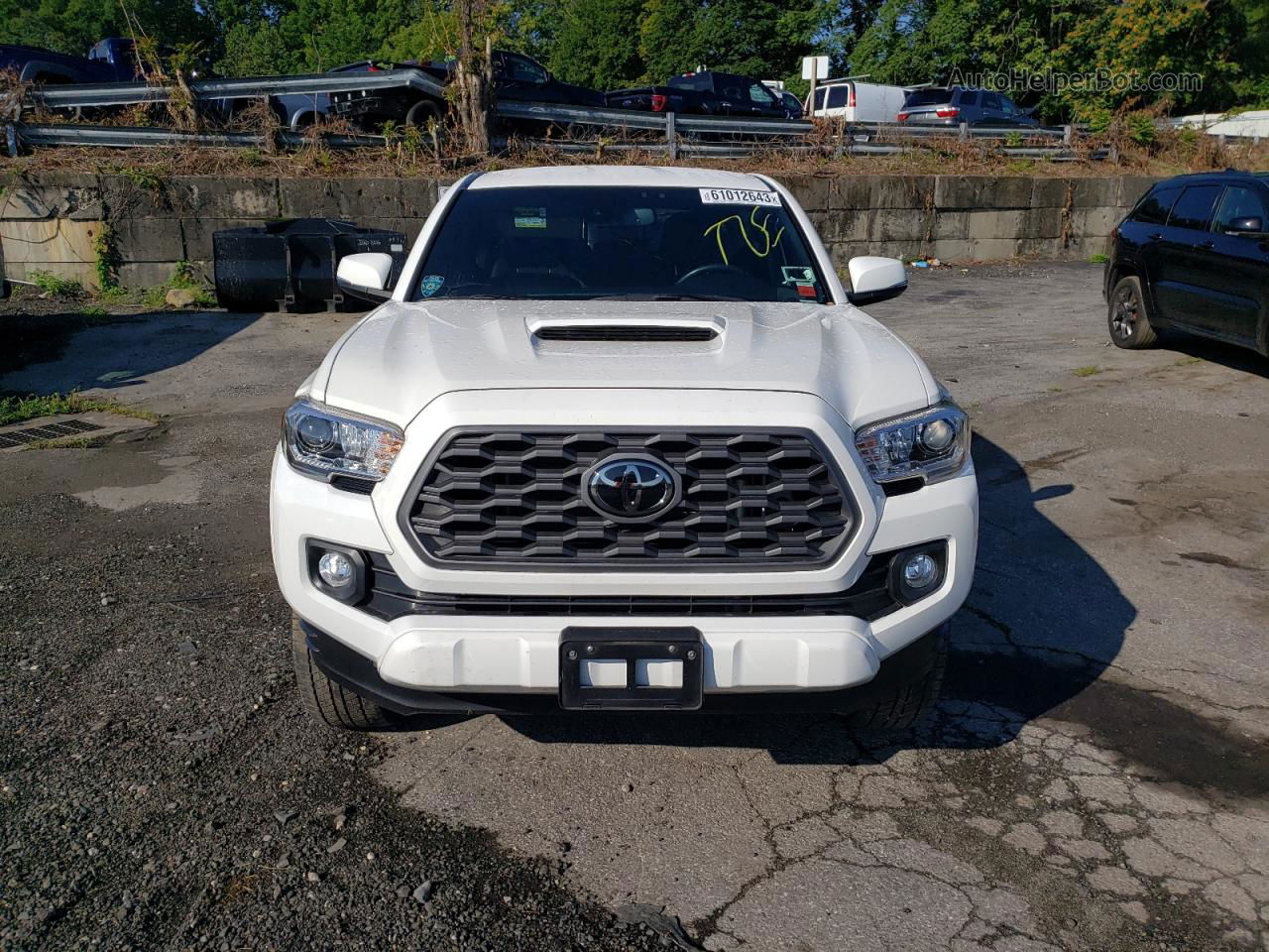 2021 Toyota Tacoma Double Cab White vin: 3TYDZ5BN8MT001367