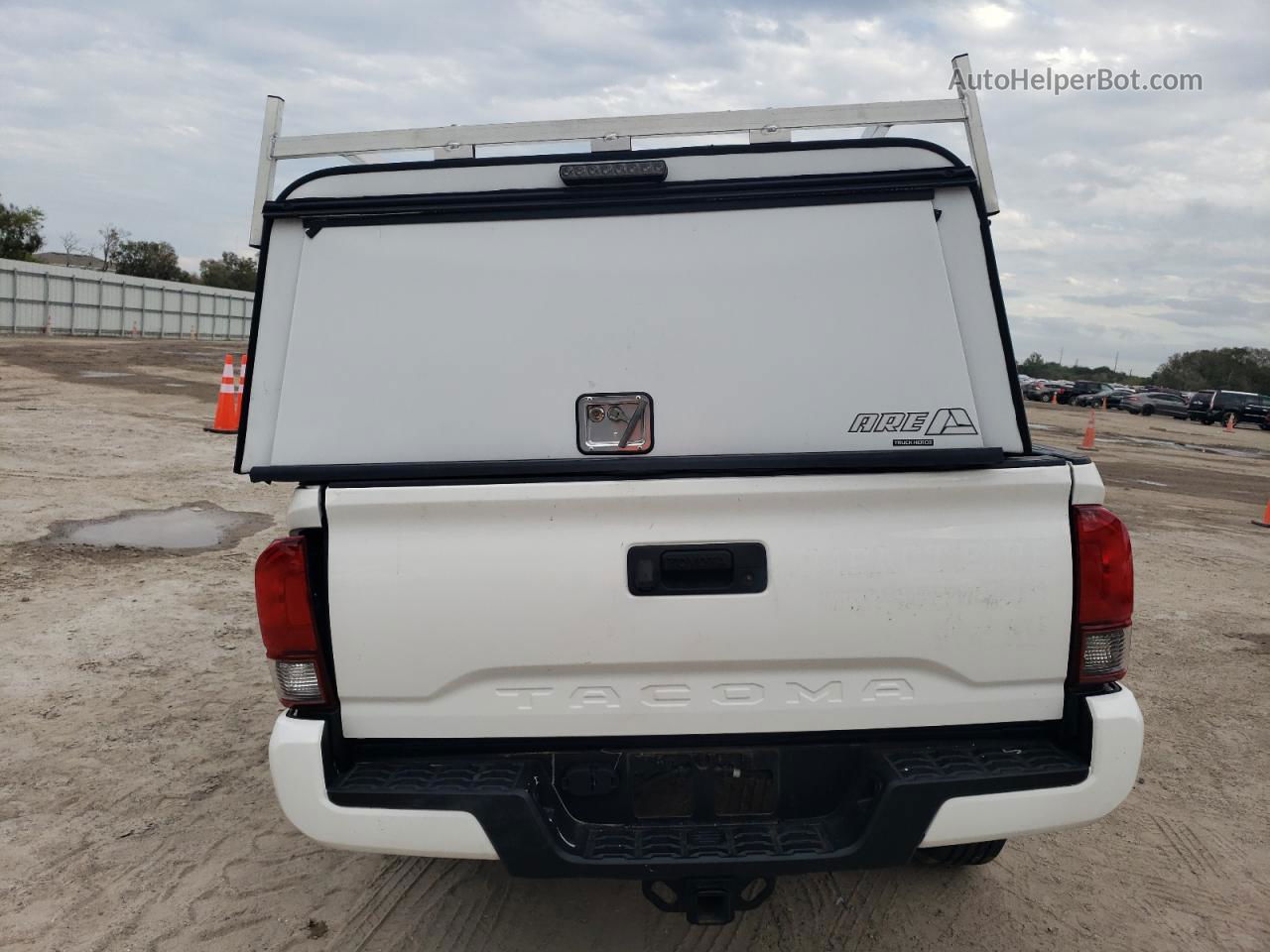 2021 Toyota Tacoma Access Cab White vin: 3TYRZ5CN2MT007802