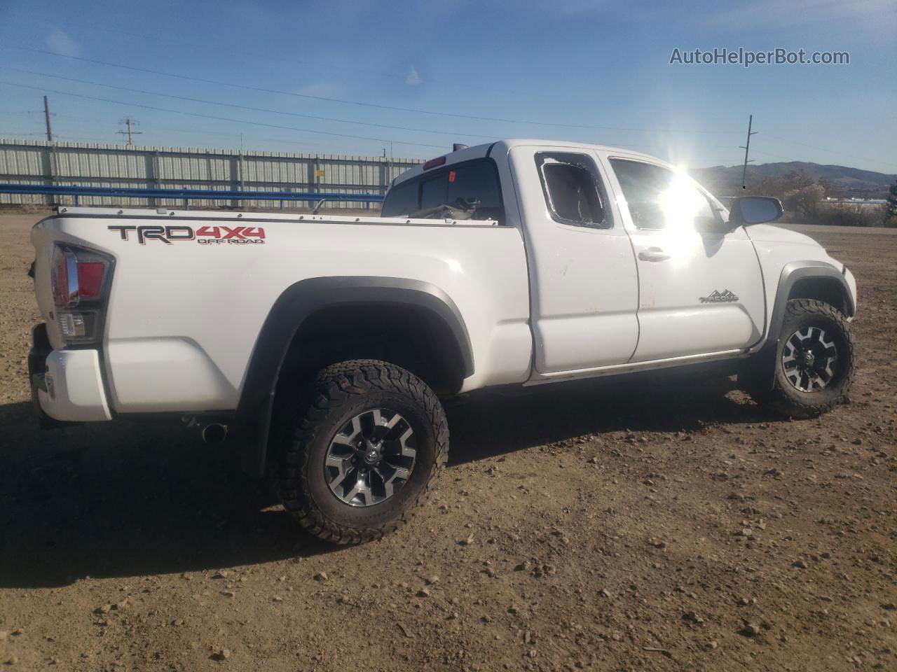 2021 Toyota Tacoma Access Cab White vin: 3TYSZ5AN7MT051511