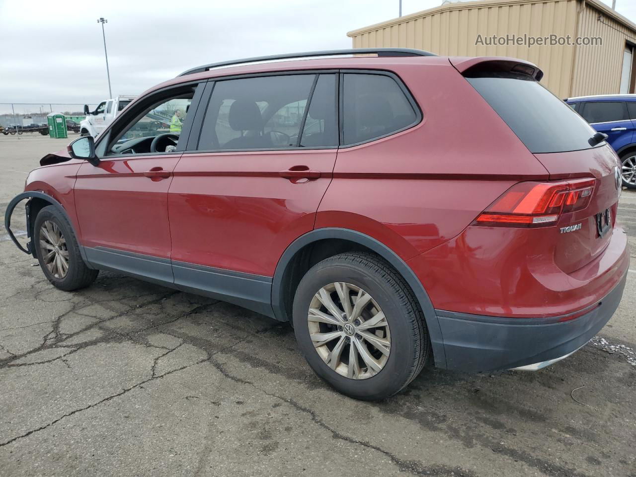 2018 Volkswagen Tiguan S Maroon vin: 3VV0B7AX1JM038805