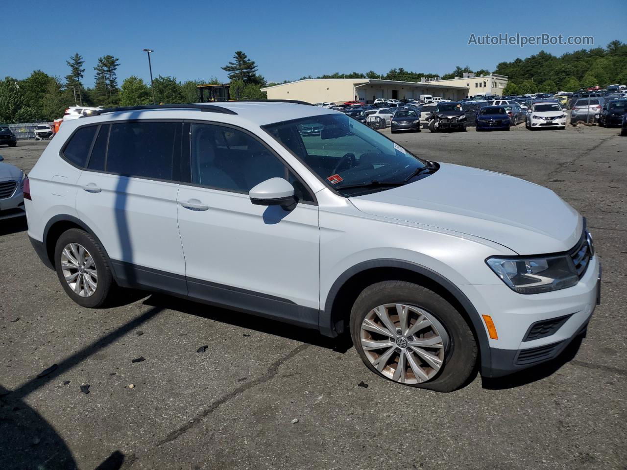 2018 Volkswagen Tiguan S White vin: 3VV0B7AX1JM067155