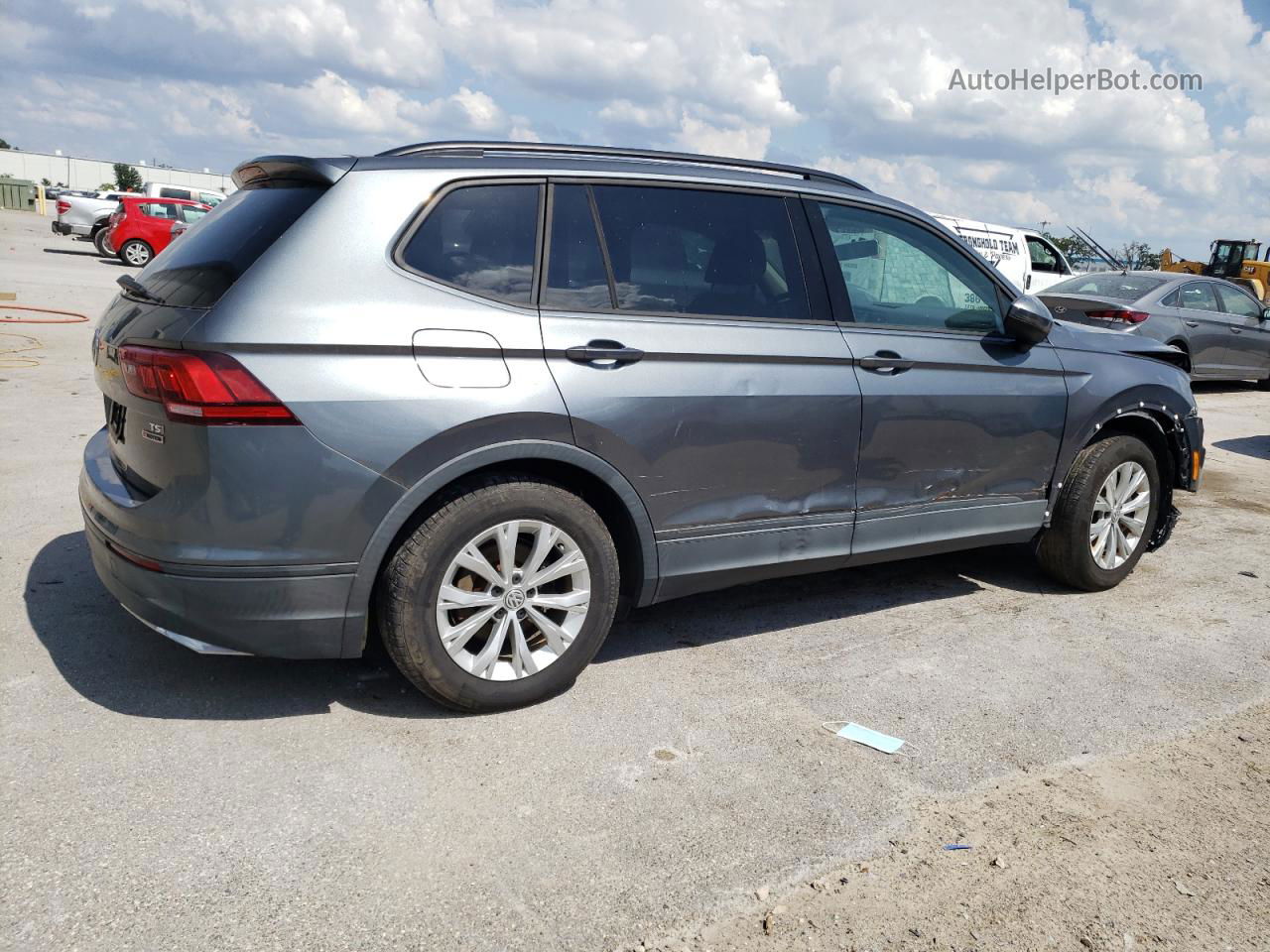 2018 Volkswagen Tiguan S Угольный vin: 3VV0B7AX2JM132644