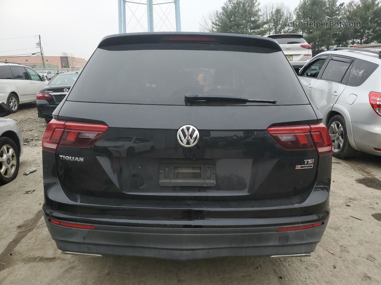 2018 Volkswagen Tiguan S Черный vin: 3VV0B7AX3JM020368