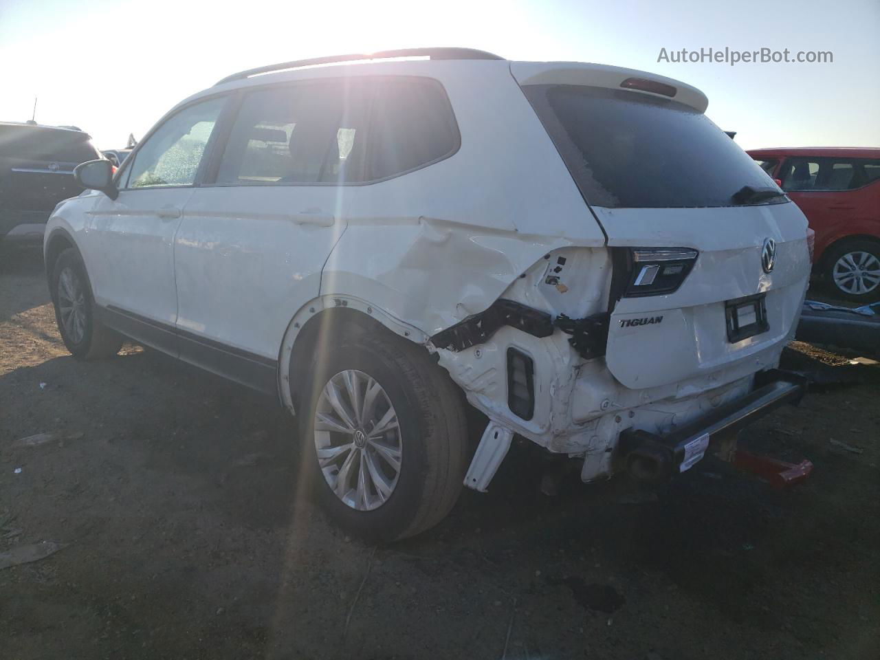 2018 Volkswagen Tiguan S White vin: 3VV0B7AX3JM130501