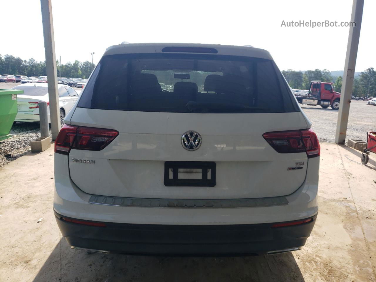 2018 Volkswagen Tiguan S White vin: 3VV0B7AX5JM051976