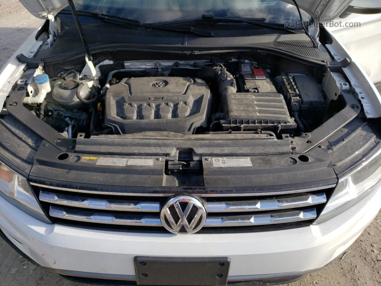 2018 Volkswagen Tiguan S White vin: 3VV0B7AX5JM072004