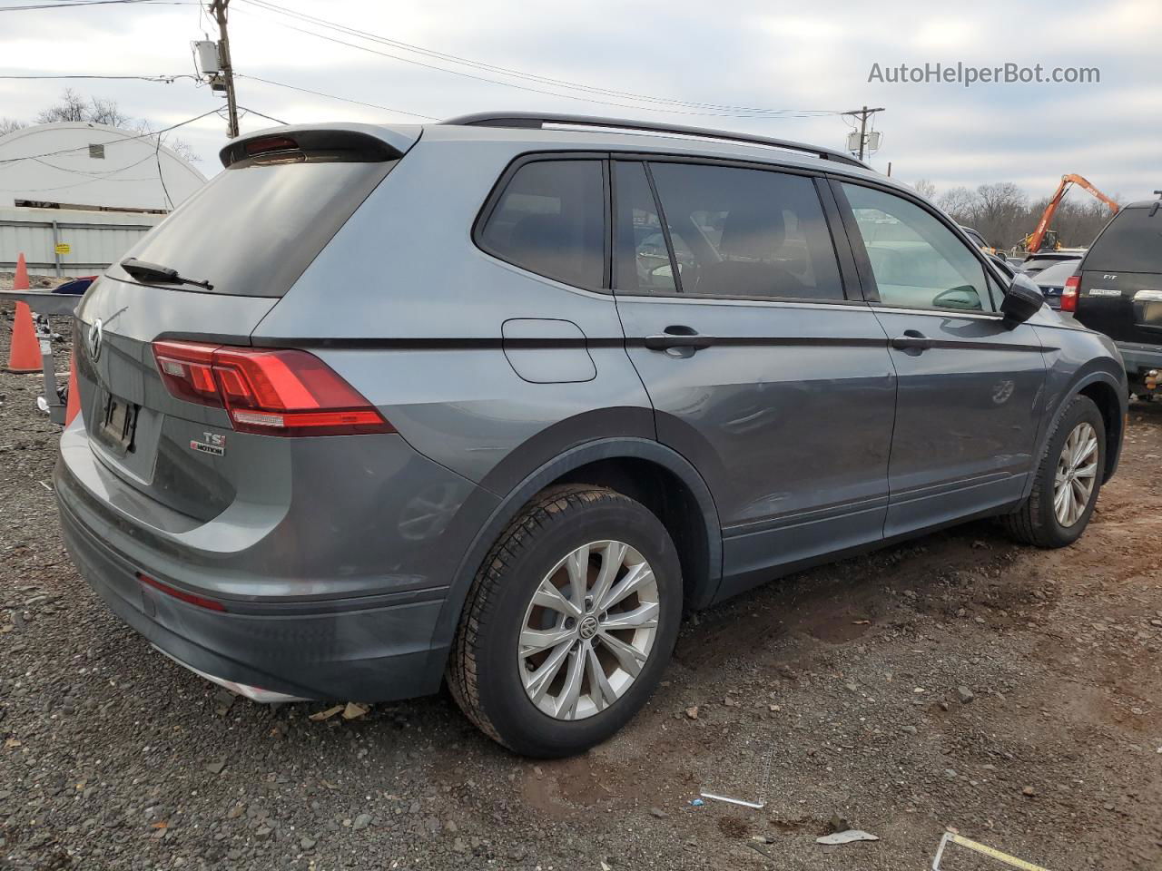 2018 Volkswagen Tiguan S Gray vin: 3VV0B7AX6JM018954