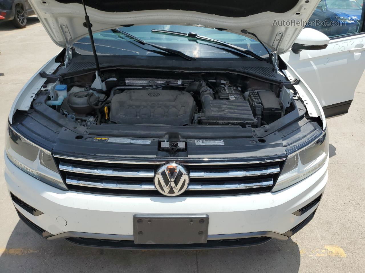 2019 Volkswagen Tiguan S White vin: 3VV0B7AX6KM123267