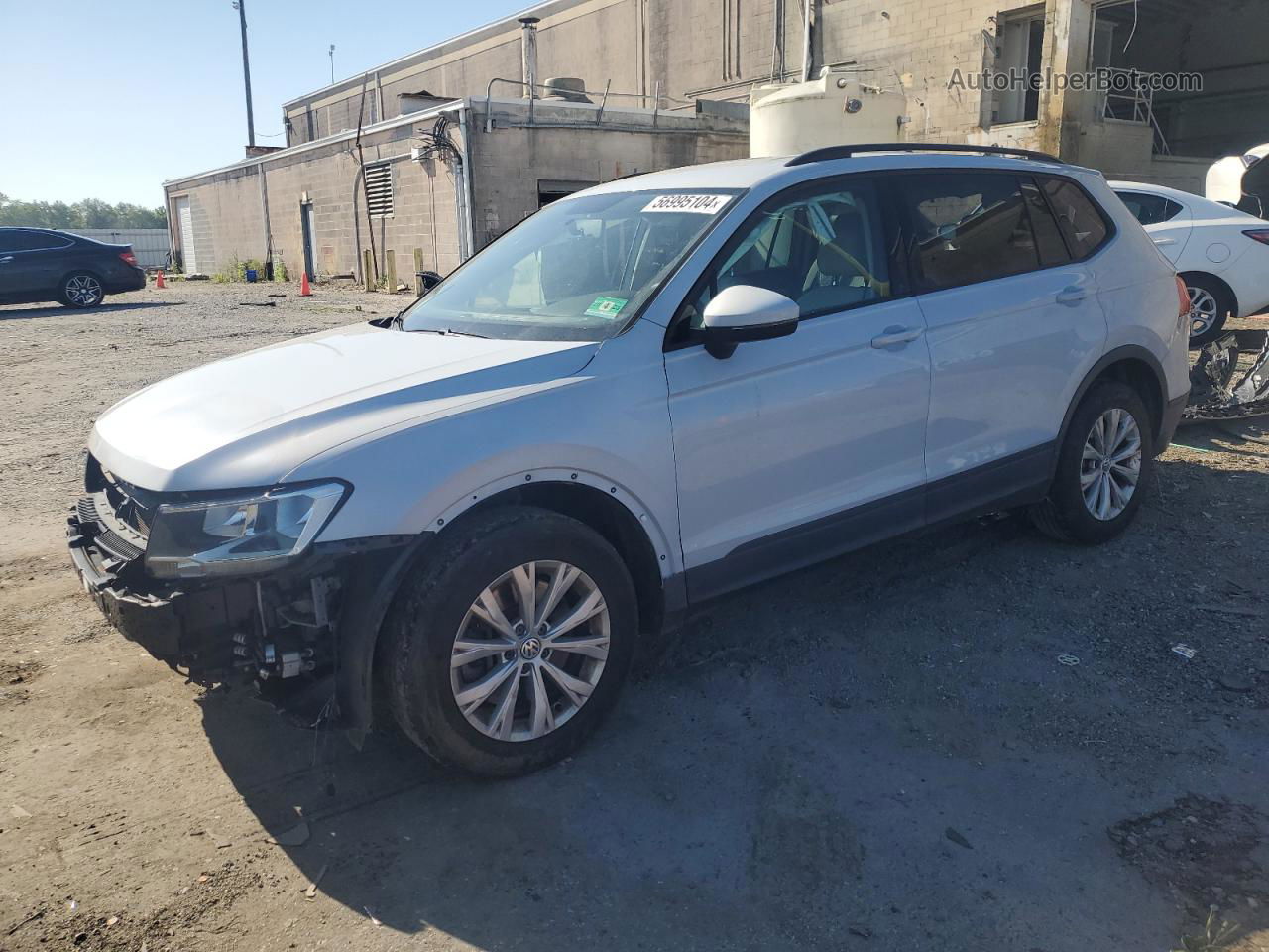 2018 Volkswagen Tiguan S White vin: 3VV0B7AX8JM022665