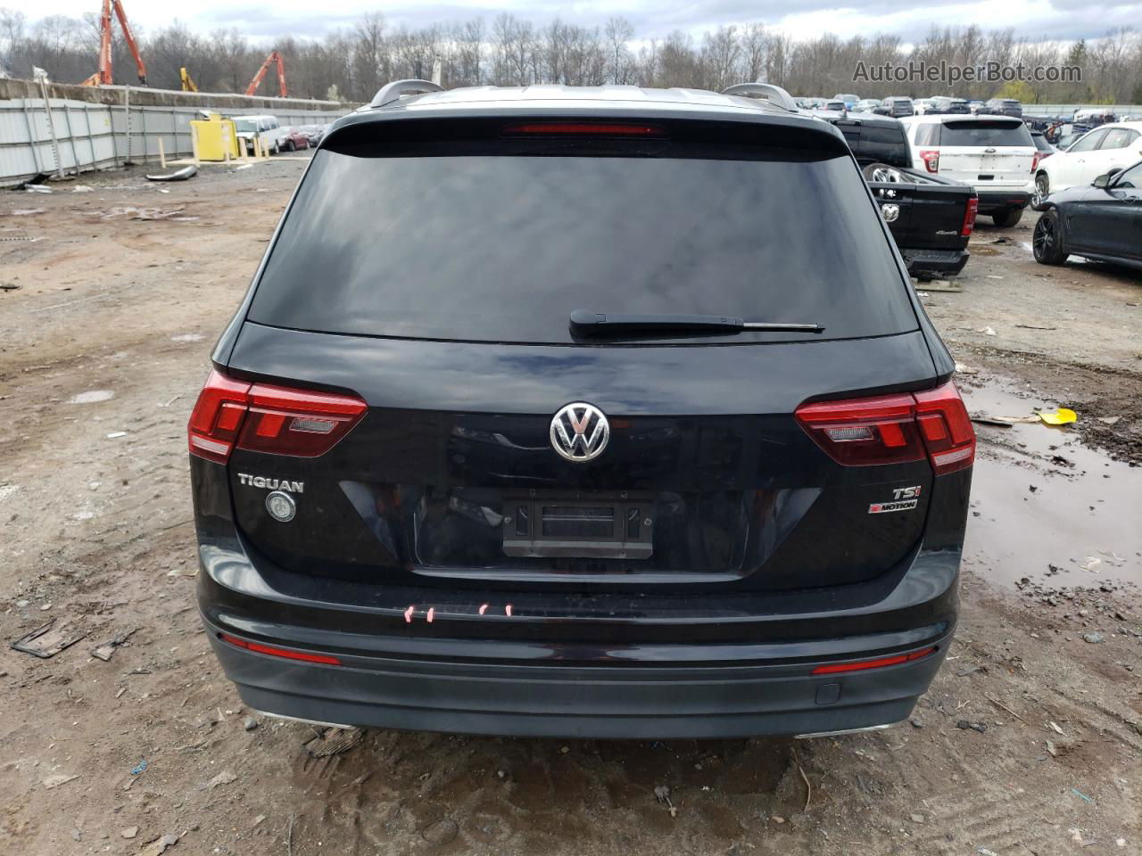 2018 Volkswagen Tiguan S Black vin: 3VV0B7AX8JM088147