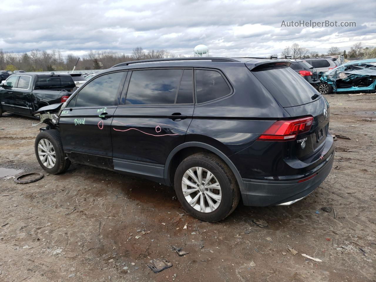 2018 Volkswagen Tiguan S Черный vin: 3VV0B7AX8JM088147