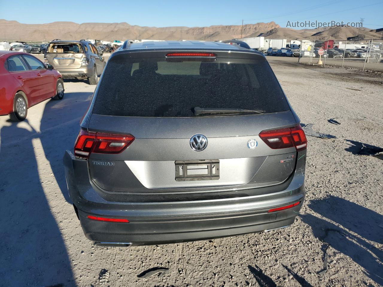 2018 Volkswagen Tiguan S Серый vin: 3VV0B7AX9JM157119