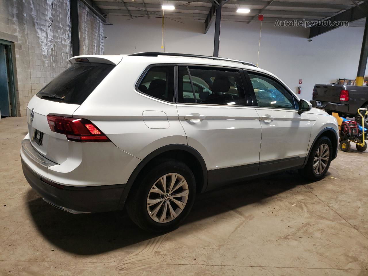 2019 Volkswagen Tiguan S White vin: 3VV0B7AX9KM009358