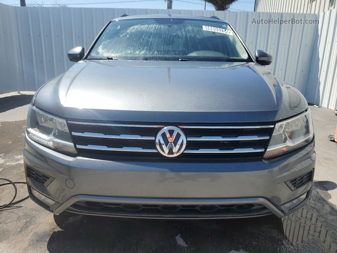 2018 Volkswagen Tiguan S Gray vin: 3VV1B7AX0JM016458