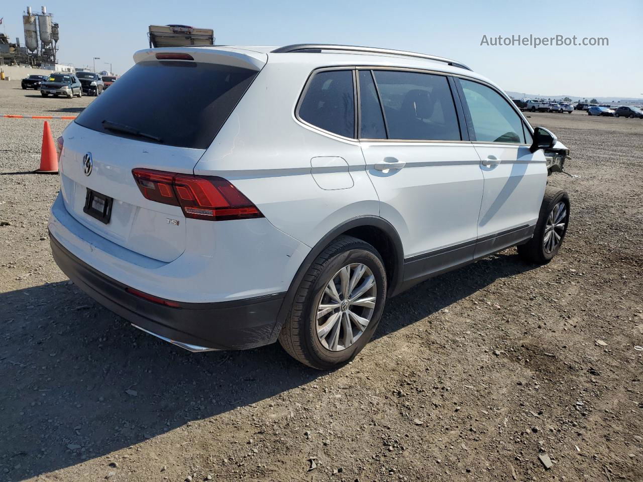 2018 Volkswagen Tiguan S White vin: 3VV1B7AX0JM104328