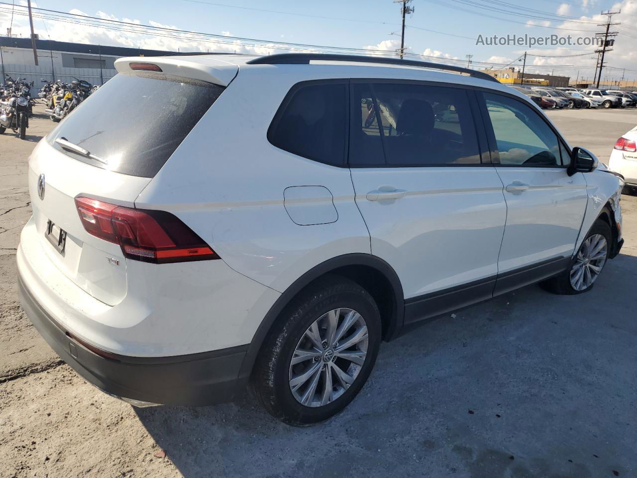 2018 Volkswagen Tiguan S White vin: 3VV1B7AX0JM116592