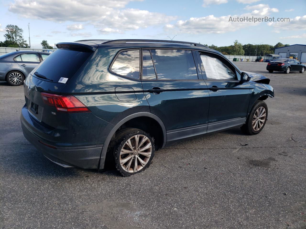 2018 Volkswagen Tiguan S Green vin: 3VV1B7AX1JM026240