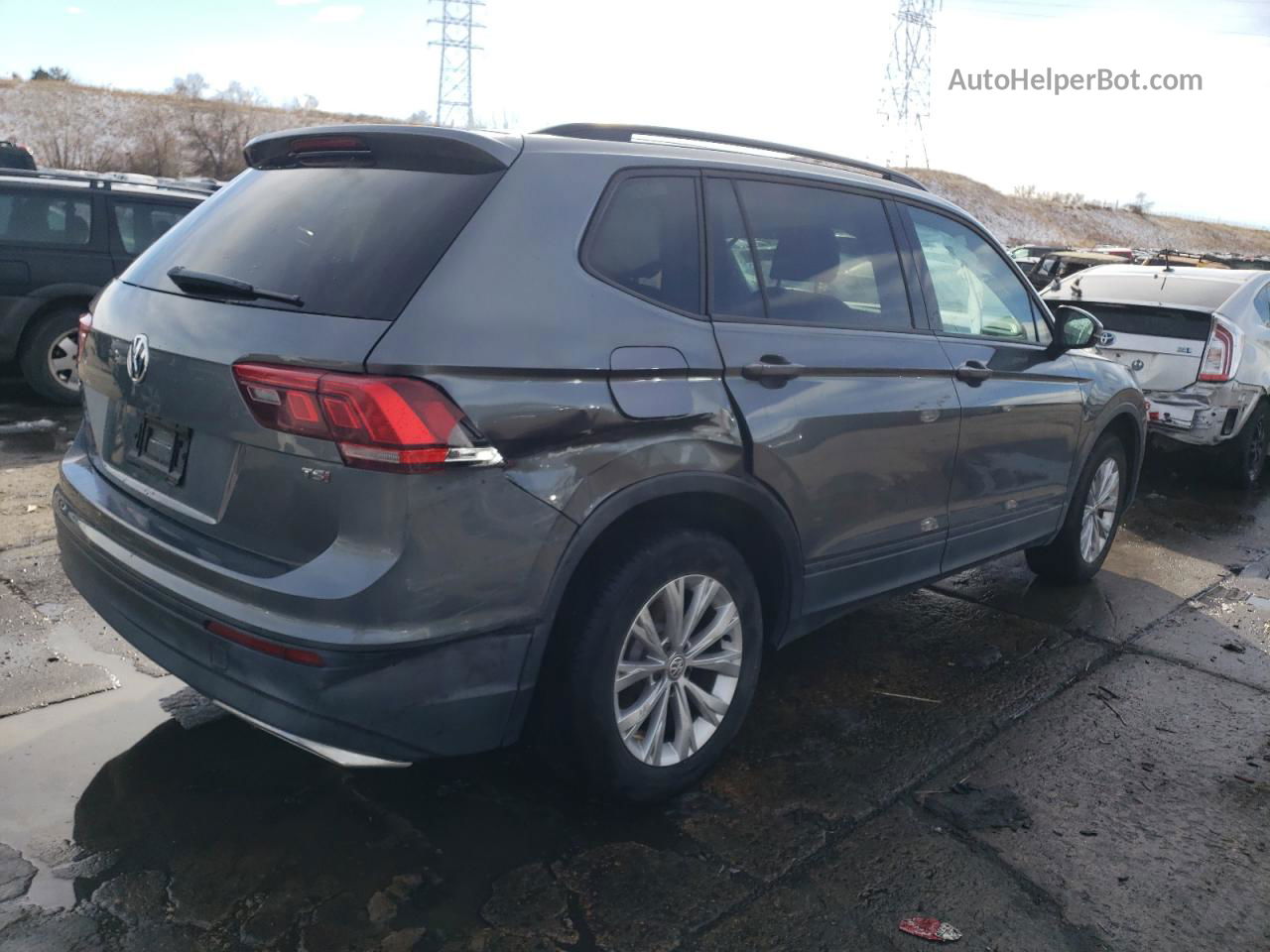 2018 Volkswagen Tiguan S Gray vin: 3VV1B7AX2JM056394