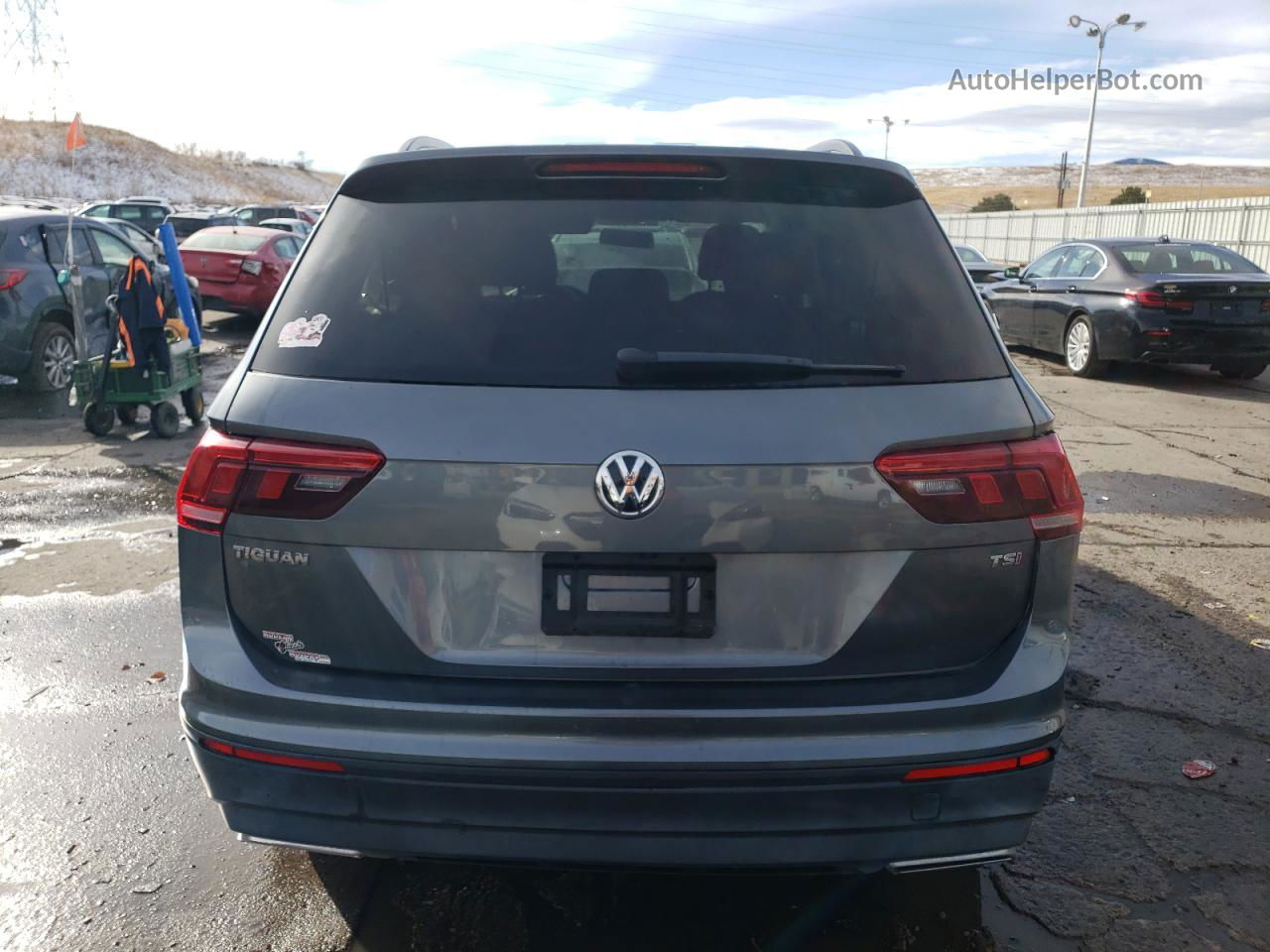 2018 Volkswagen Tiguan S Gray vin: 3VV1B7AX2JM056394